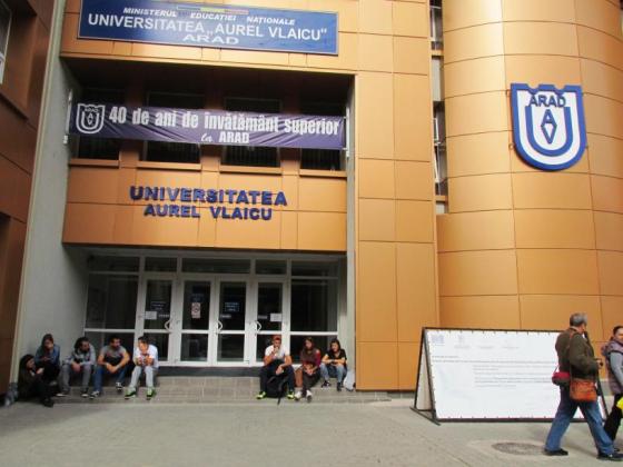 Több ezer hallgatóval és kilenc karral kezd a Vlaicu Egyetem