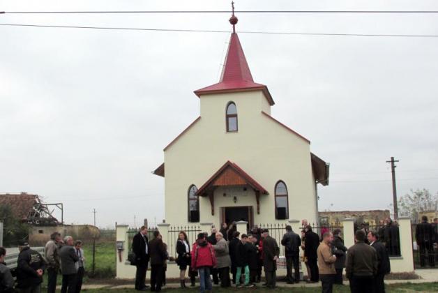 Megáldották a németszentpéteri református templomot