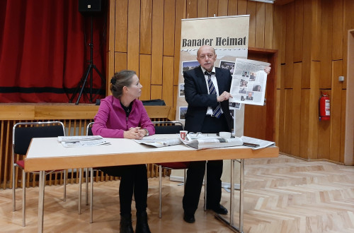Nina May ADZ-főszerkesztő és Siegfried Thiel BZ-főszerkesztő sajtótájékoztatója (Pataki-fotó)