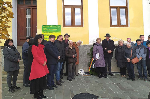 Felavatták Torma Zsófia szászvárosi emlékplakettjét